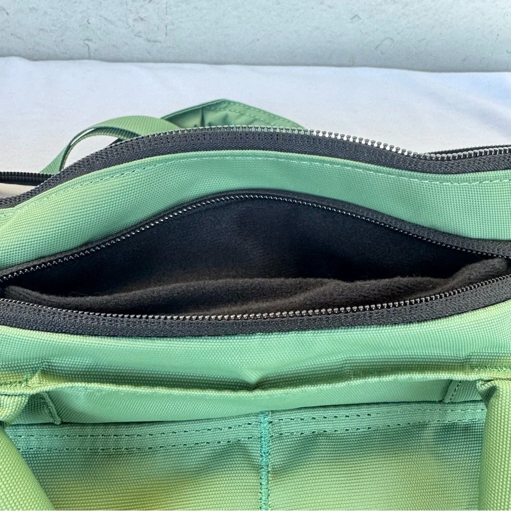 NWT DaKine Verge Weekender 34L Tote Bag - Picture 4 of 11